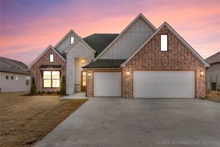 2968 E 146th Place S, Bixby, OK 74008