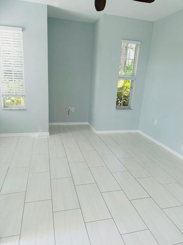 114 SW Peacock Blvd Apt 8-103 St, Port St Lucie, FL 34986