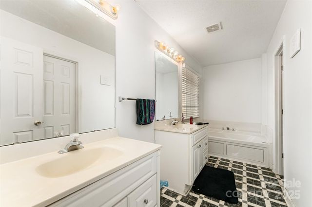 5915 Sullins Road, Charlotte, NC 28214