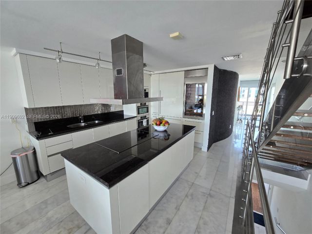 2950 NE 188th Street 501, Aventura, FL 33180