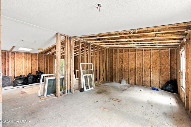 265 Riverview Drive, Burgaw, NC 28425