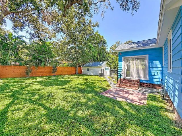 320 BROADWAY, Dunedin, FL 34698