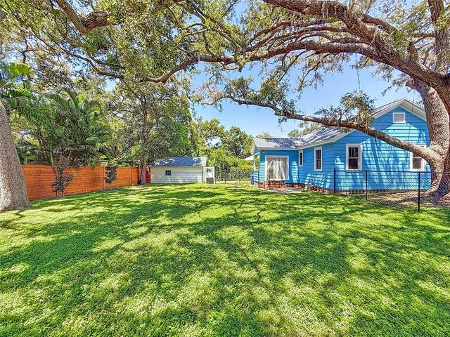 320 BROADWAY, Dunedin, FL 34698