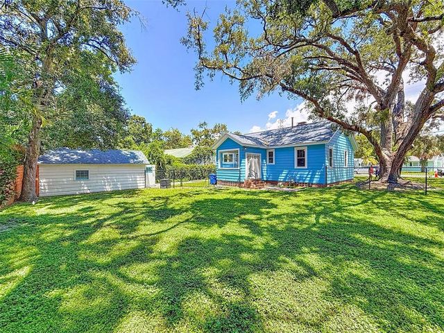 320 BROADWAY, Dunedin, FL 34698
