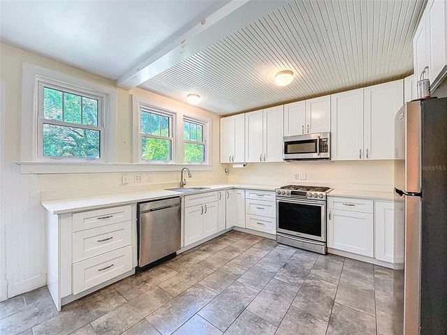 320 BROADWAY, Dunedin, FL 34698