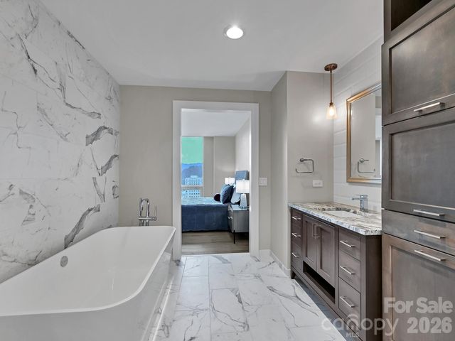 7 Patton Avenue 1805, Asheville, NC 28801