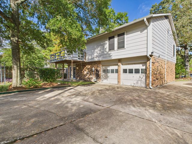 3302 Holly Green Drive, Kingwood, TX 77339