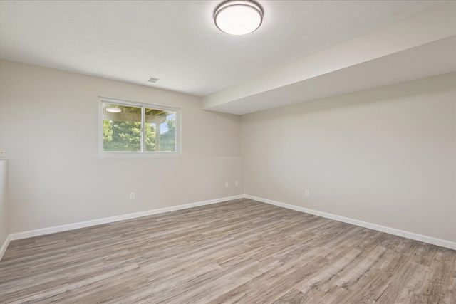 10550 Wolven Avenue, Rockford, MI 49341