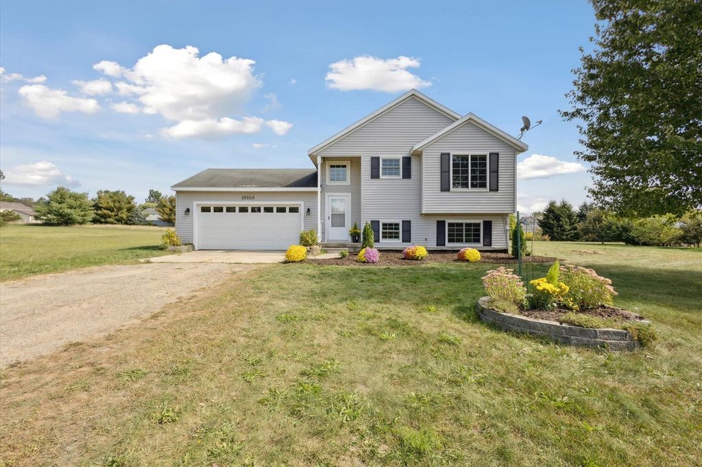 10550 Wolven Avenue, Rockford, MI 49341