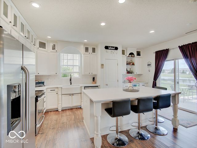 4304 Amesbury Place, Westfield, IN 46062