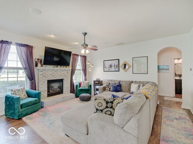 4304 Amesbury Place, Westfield, IN 46062