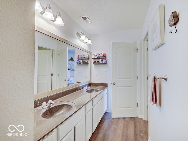 4304 Amesbury Place, Westfield, IN 46062