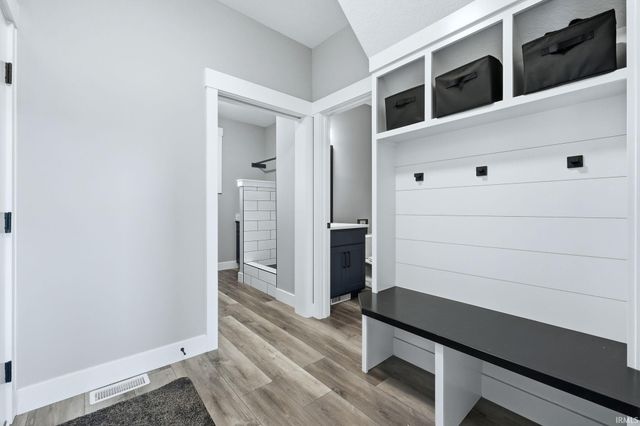 570 Contour Cove, Huntertown, IN 46748