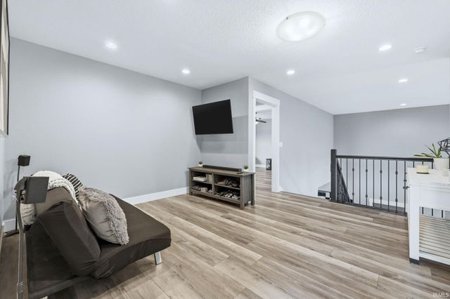 570 Contour Cove, Huntertown, IN 46748