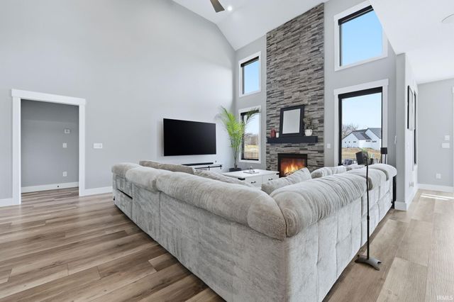 570 Contour Cove, Huntertown, IN 46748