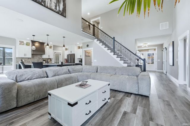 570 Contour Cove, Huntertown, IN 46748