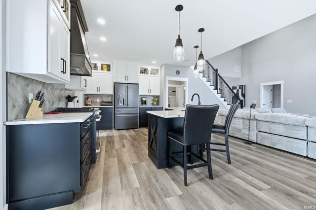 570 Contour Cove, Huntertown, IN 46748