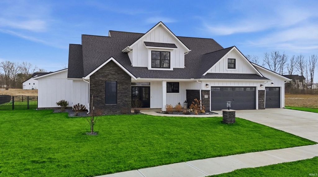 570 Contour Cove, Huntertown, IN 46748