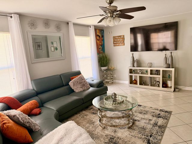 10088 Boynton Place Circle, Boynton Beach, FL 33437