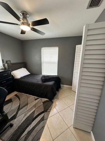 10088 Boynton Place Circle, Boynton Beach, FL 33437