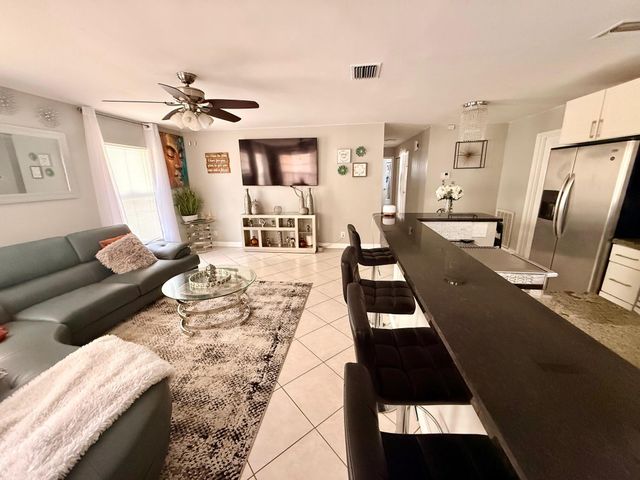 10088 Boynton Place Circle, Boynton Beach, FL 33437