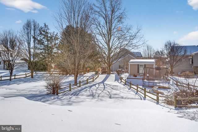 219 CHELMSFORD DR, Marietta, PA 17547