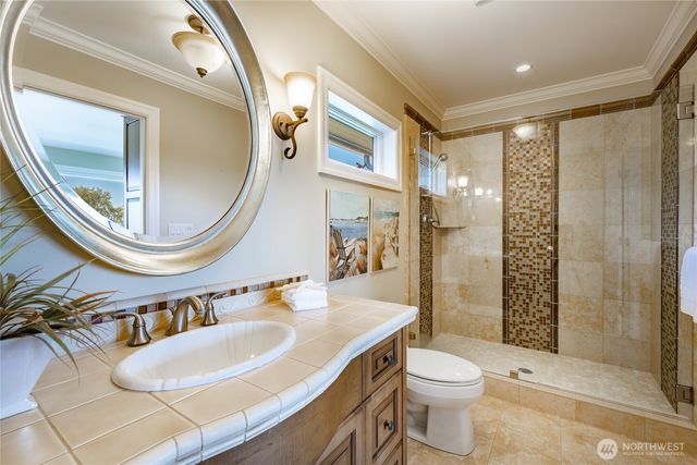 5685 Nakat Way, Blaine, WA 98230