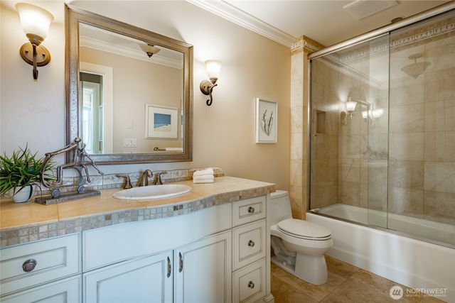 5685 Nakat Way, Blaine, WA 98230