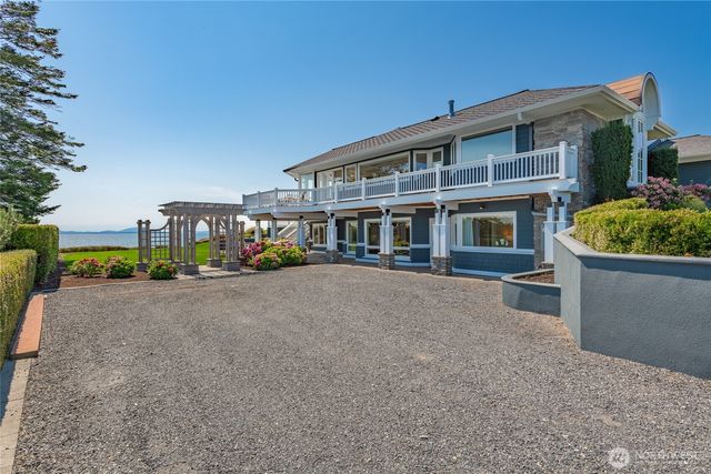 5685 Nakat Way, Blaine, WA 98230