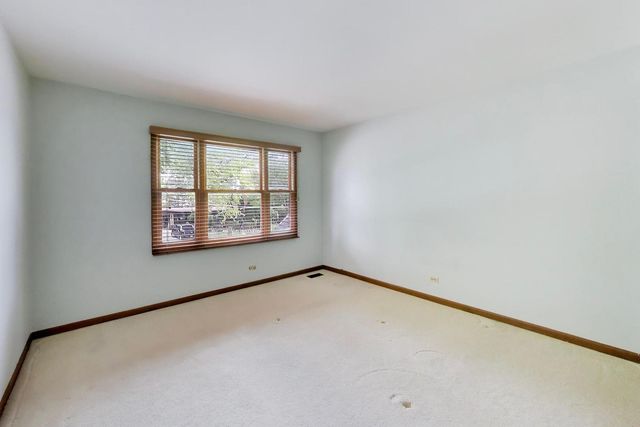 825 W Dorset Avenue, Palatine, IL 60067