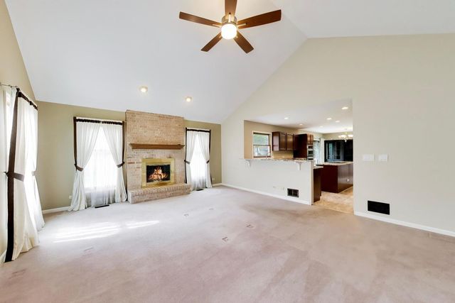 825 W Dorset Avenue, Palatine, IL 60067