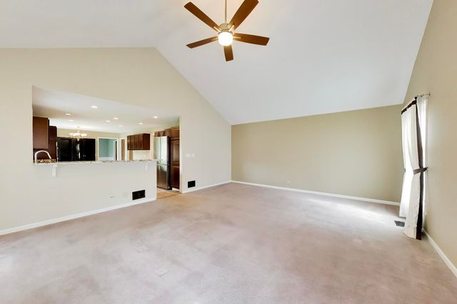 825 W Dorset Avenue, Palatine, IL 60067