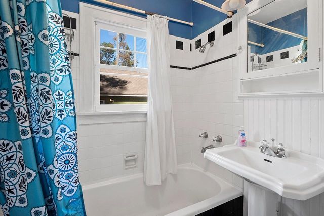 W11944 PARKWAY ROAD, Crivitz, WI 54114