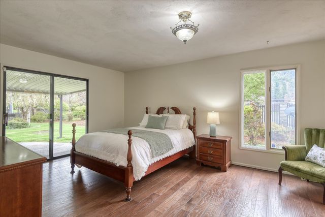 2002 W Regina Ave, Spokane, WA 99218