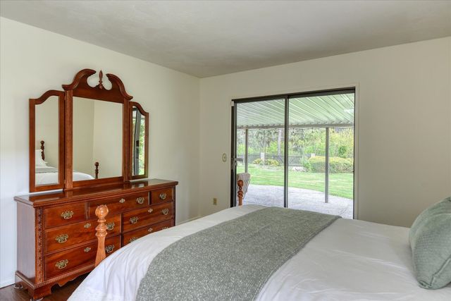 2002 W Regina Ave, Spokane, WA 99218