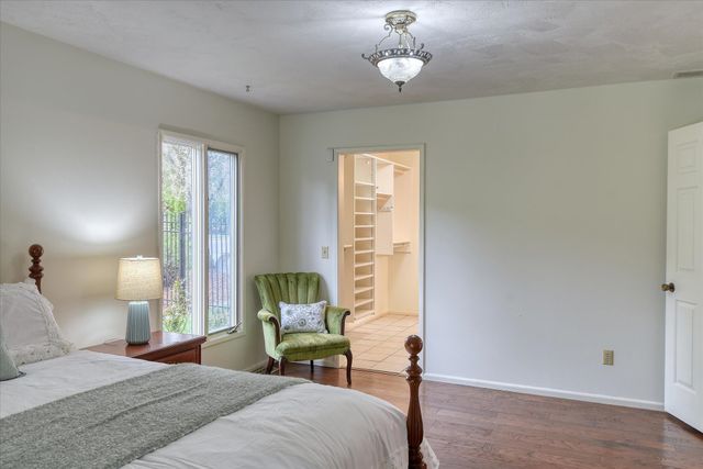 2002 W Regina Ave, Spokane, WA 99218