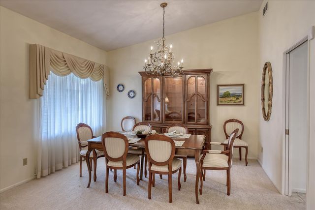 2002 W Regina Ave, Spokane, WA 99218