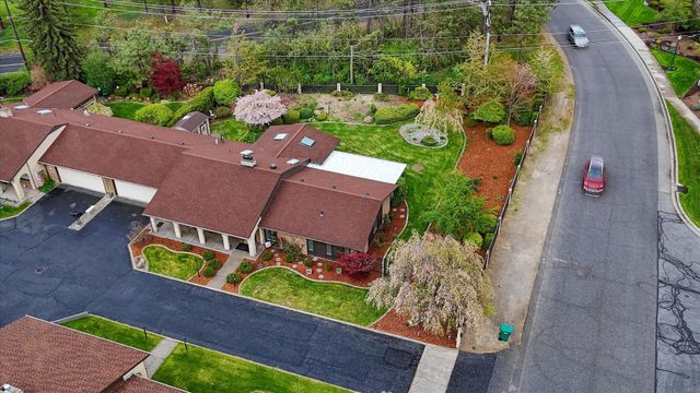 2002 W Regina Ave, Spokane, WA 99218