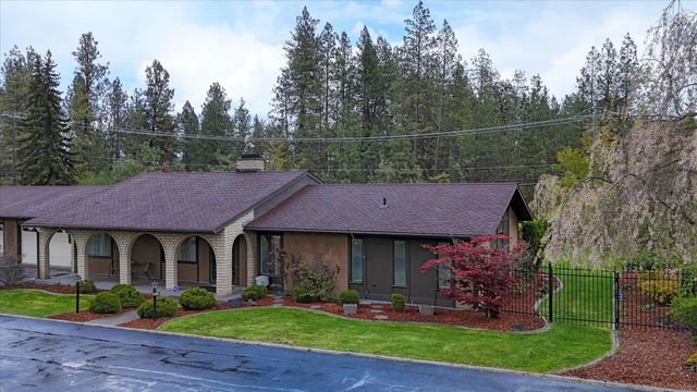 2002 W Regina Ave, Spokane, WA 99218