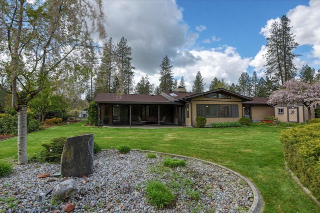 2002 W Regina Ave, Spokane, WA 99218