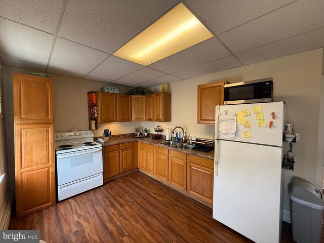 2441 PERKIOMEN AVE, Reading, PA 19606