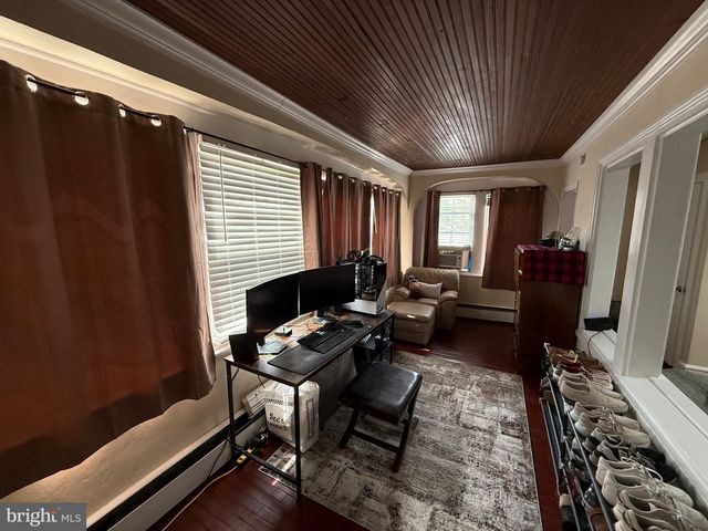 2441 PERKIOMEN AVE, Reading, PA 19606