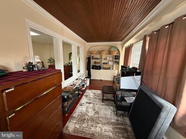 2441 PERKIOMEN AVE, Reading, PA 19606