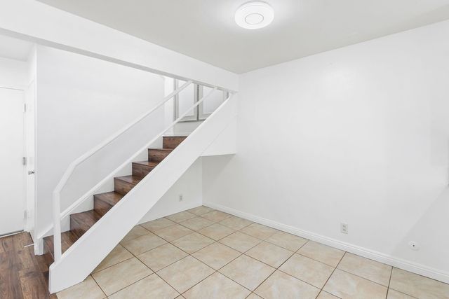 2670 W Segerstrom A, Santa Ana, CA 92704