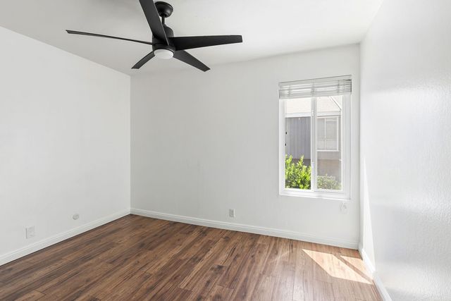 2670 W Segerstrom A, Santa Ana, CA 92704