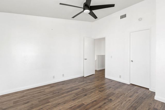 2670 W Segerstrom A, Santa Ana, CA 92704