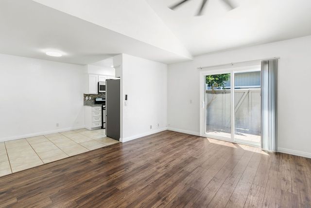 2670 W Segerstrom A, Santa Ana, CA 92704