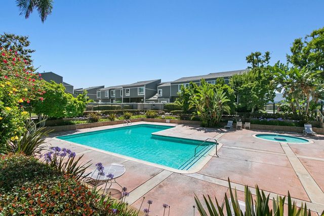 2670 W Segerstrom A, Santa Ana, CA 92704