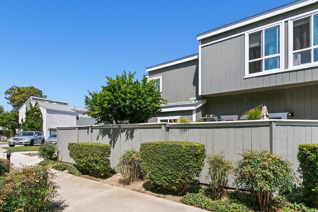 2670 W Segerstrom A, Santa Ana, CA 92704