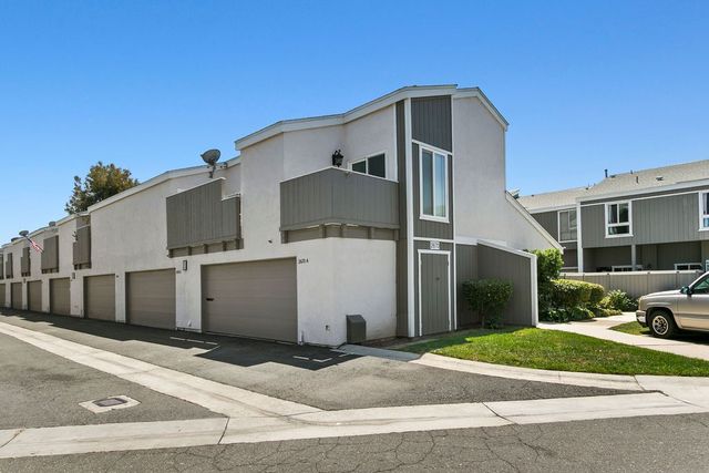 2670 W Segerstrom A, Santa Ana, CA 92704